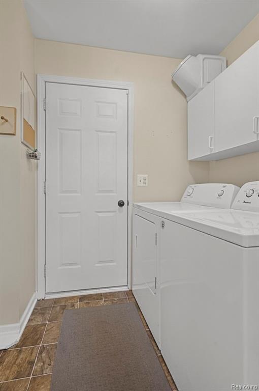 9450 SANDLEWOOD Court, Whitmore Lake, MI 48189 — Photo 38