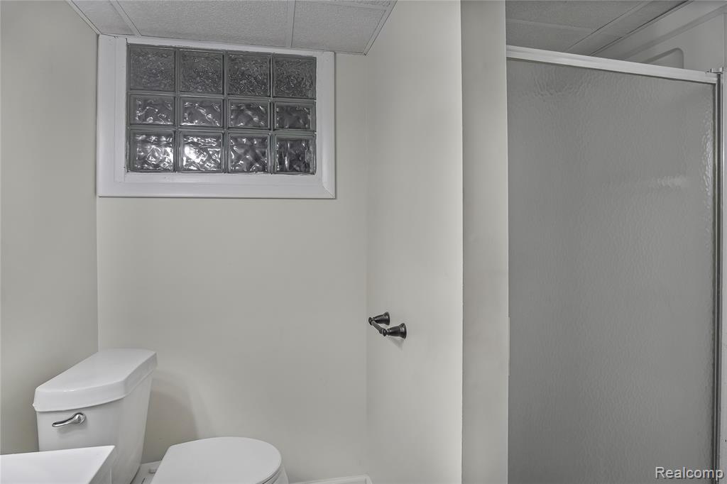 427 Melbourne, Detroit, MI 48202 — Photo 25