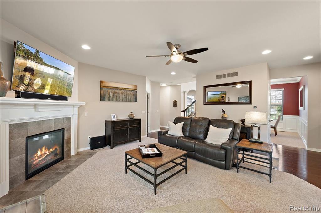 4366 S Lake Lane, Shelby Twp, MI 48316 — Photo 23