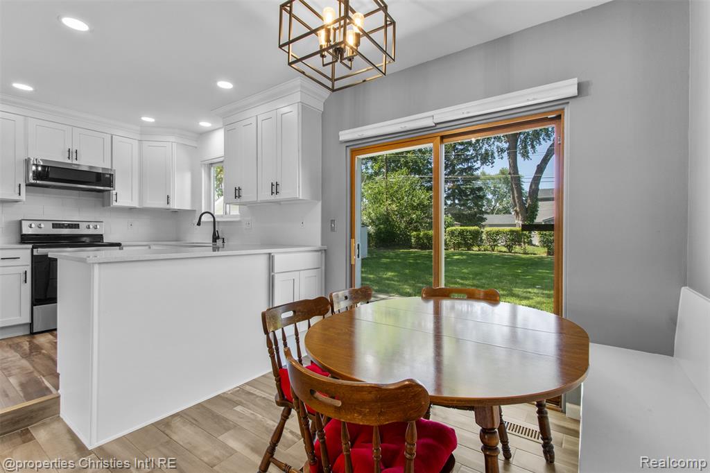 8439 Doncaster Drive, Sterling Heights, MI 48312 — Photo 13