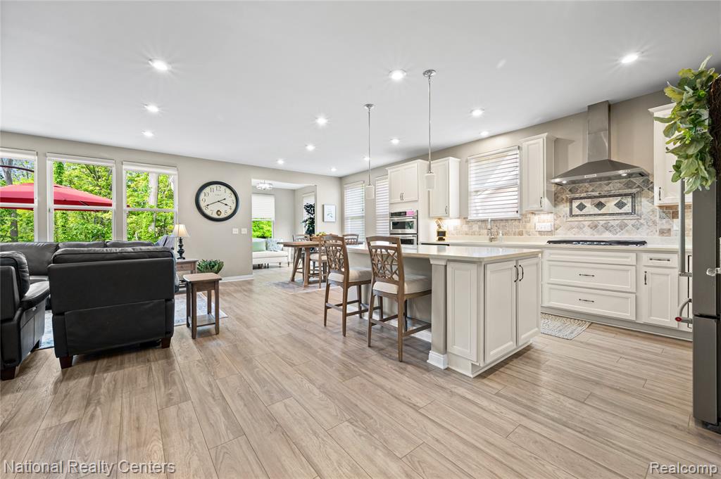 48796 Windfall Road, Novi, MI — Photo 2