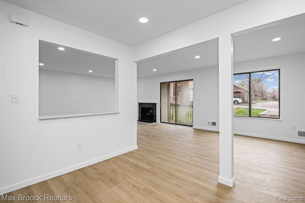 7443 Brynmawr Court, West Bloomfield, MI — Photo 17