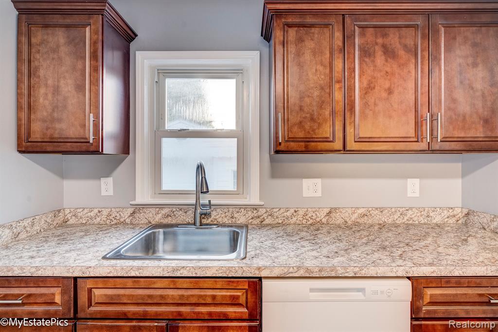 6151 HELEN Street, Garden City, MI — Photo 31