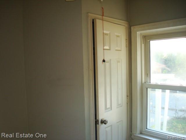 8405 Jackson Avenue, Warren, MI 48089 — Photo 11