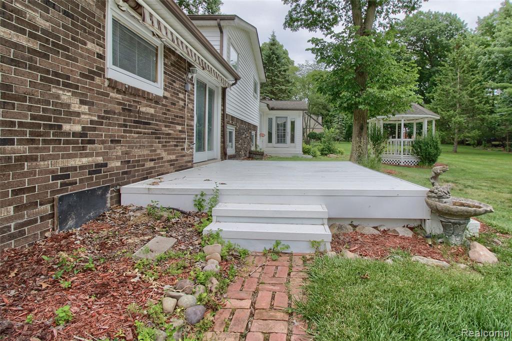 8695 Stout Avenue, Grosse Ile, MI 48138 — Photo 32