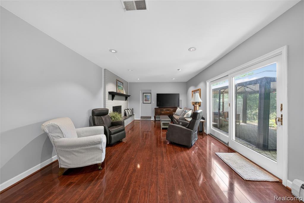 3717 Tyrconnel Court, West Bloomfield, MI 48323 — Photo 17
