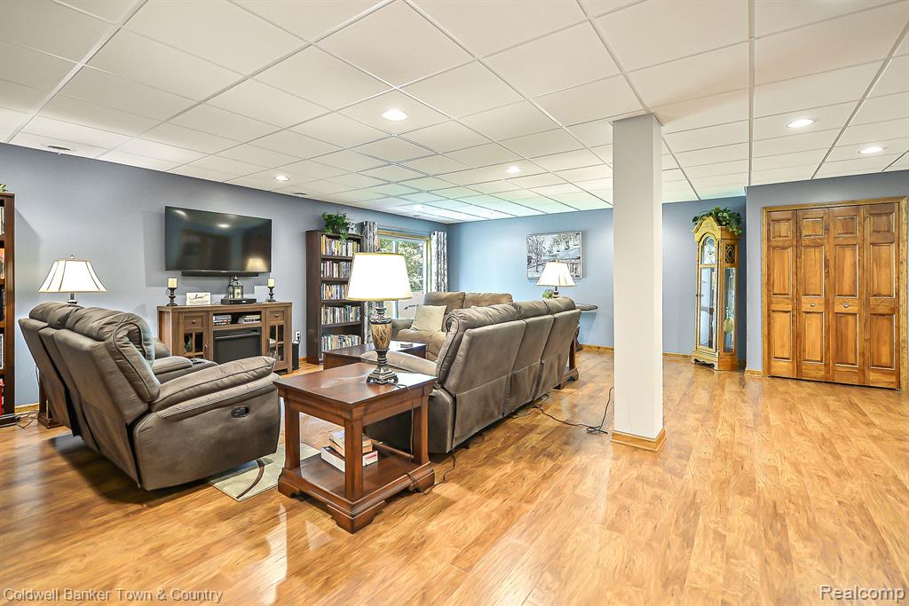 476 HOSTA, Howell, MI 48843 — Photo 30