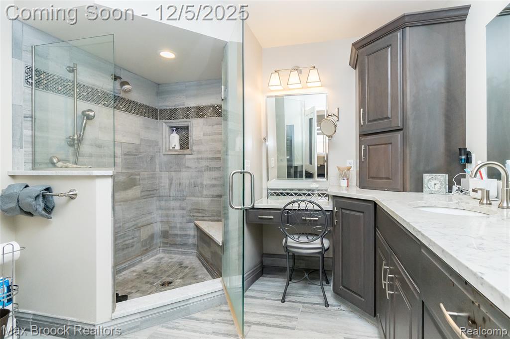 6157 Lochmore Drive, Commerce Twp, MI 48382 — Photo 33