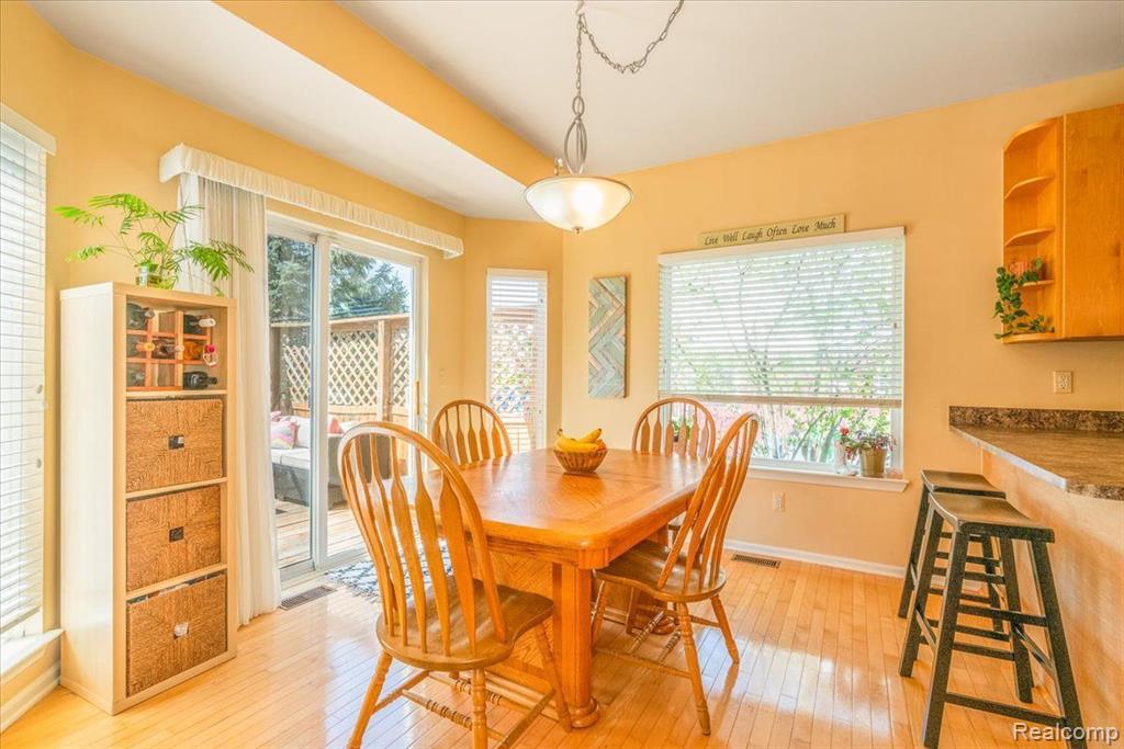 47037 MARINA Drive, Belleville, MI 48111 — Photo 10