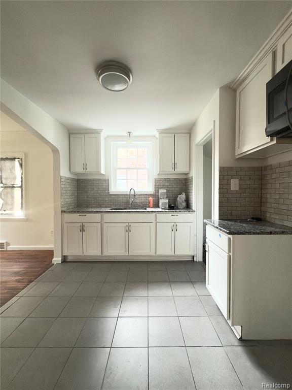 5257 CADIEUX Road, Wayne, MI 48224 — Photo 14