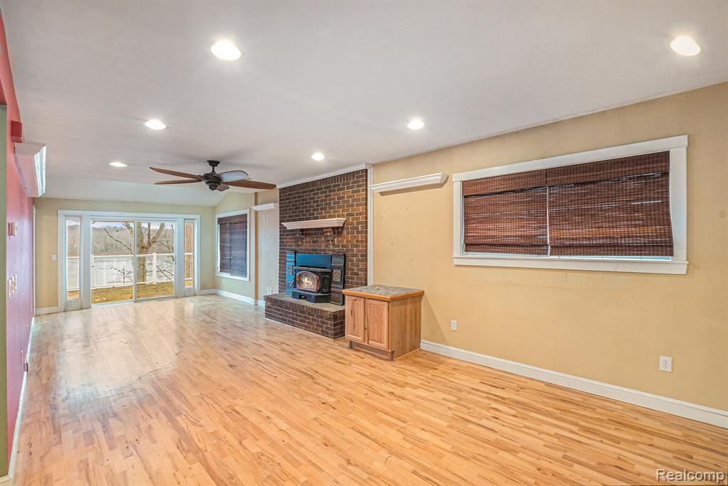 1296 LAKEVIEW Drive, Tipton, MI 49287 — Photo 8