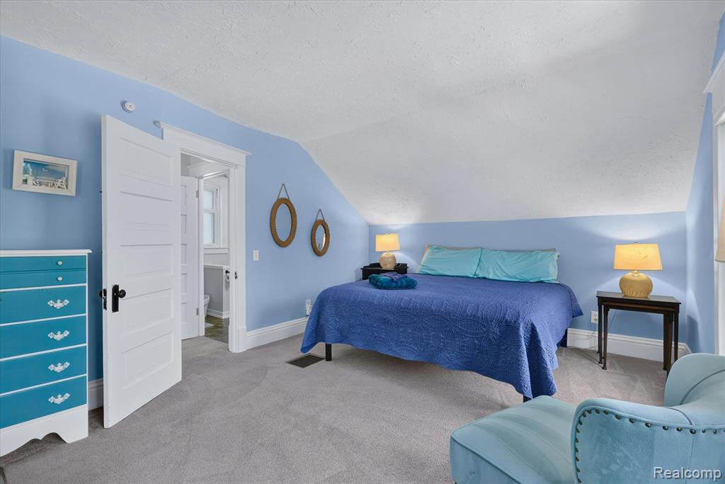 398 Howard Avenue, Grand Haven, MI 49417 — Photo 19