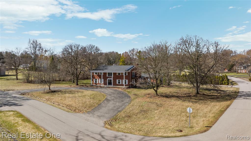 5742 Springwater Lane, West Bloomfield, MI — Photo 52