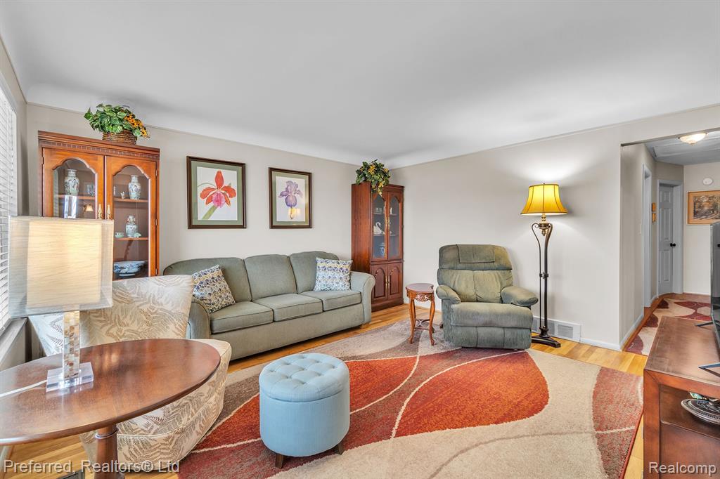 5238 Busch Avenue, Warren, MI 48091 — Photo 5