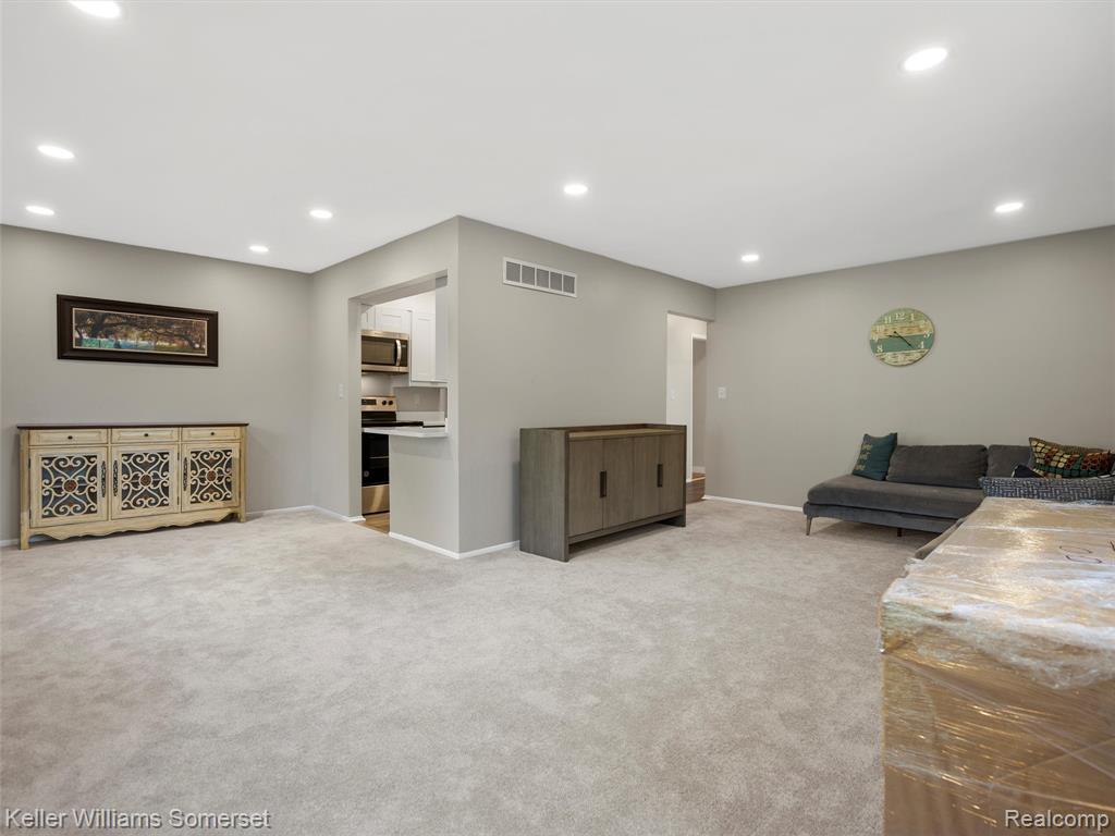 773 E Fox Hills Drive, Bloomfield Hills, MI 48304 — Photo 13