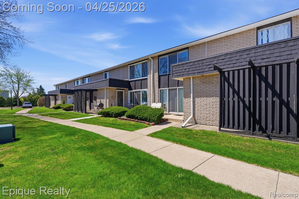 8727 Kennedy Circle, 4, Warren, MI 48093 — Photo 3