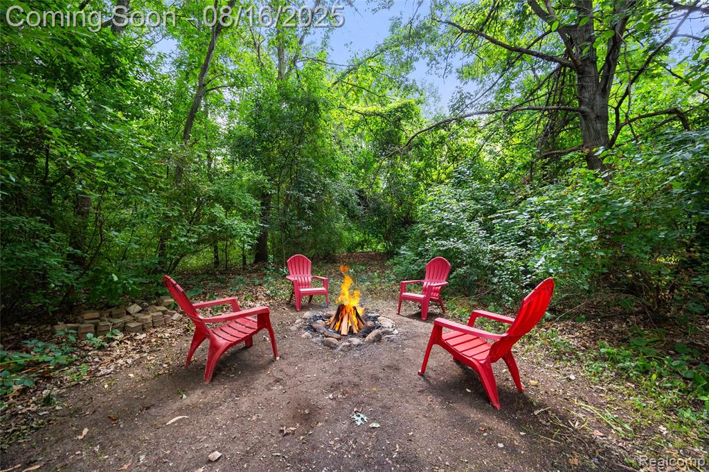 7085 Hickory Hollow Circle, Clarkston, MI 48348 — Photo 59
