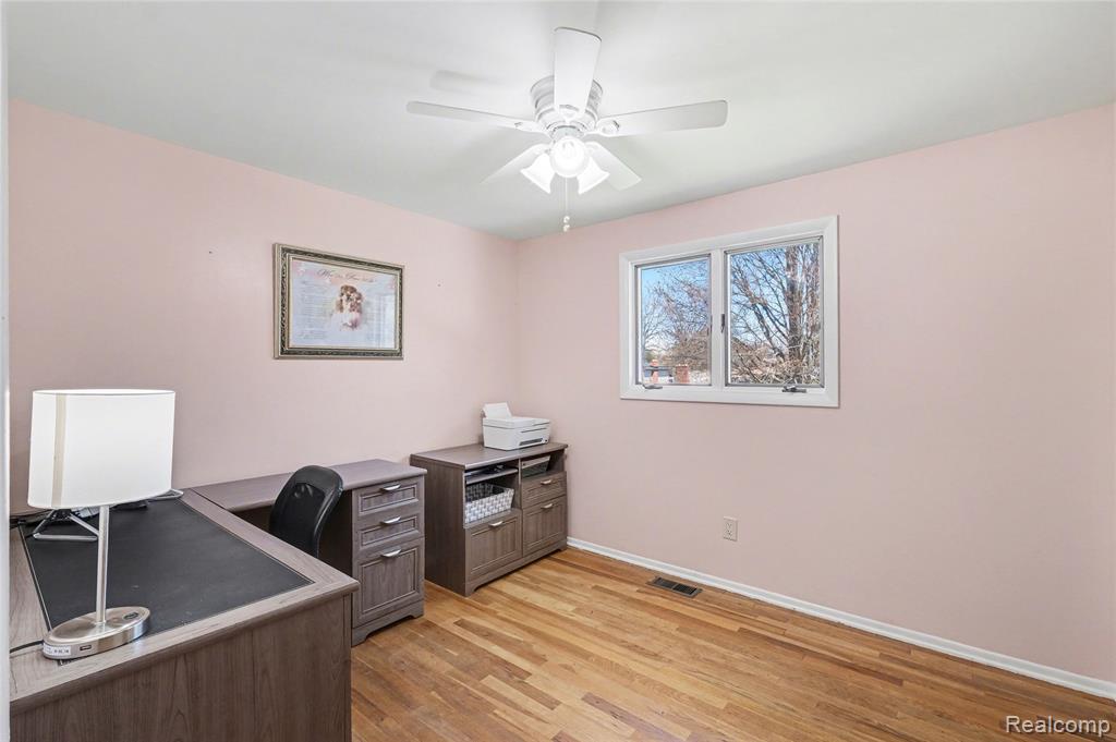 4459 Sunderland Place, Flint, MI 48507 — Photo 10