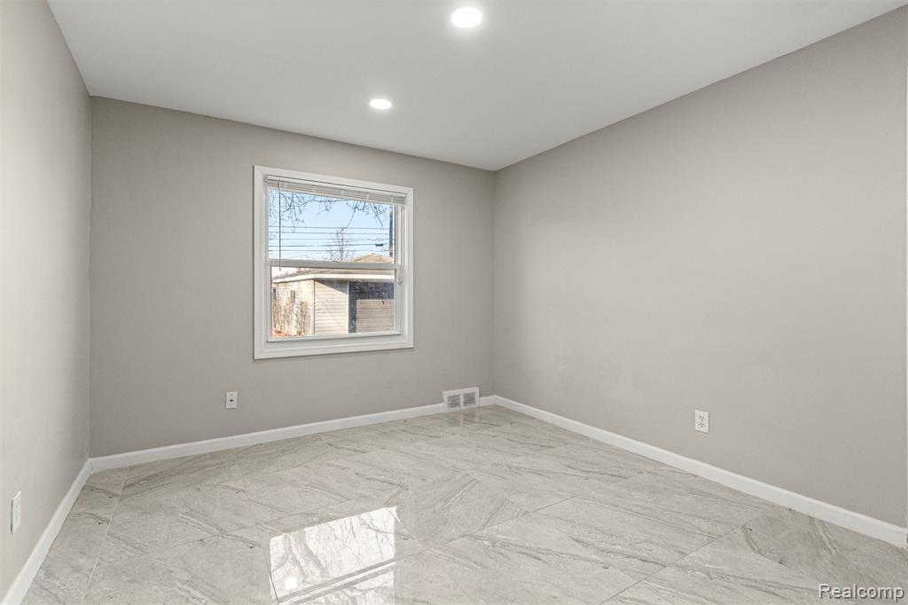 9319 Merriman Road, Livonia, MI 48150 — Photo 23