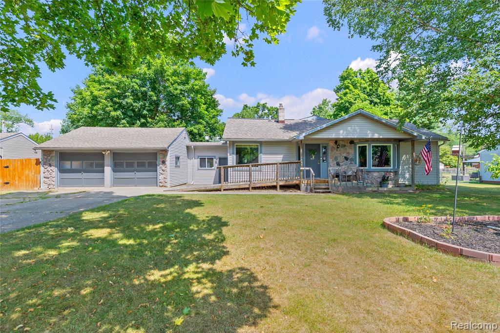 4440 Oakvista Avenue, Clarkston, MI — Photo 2