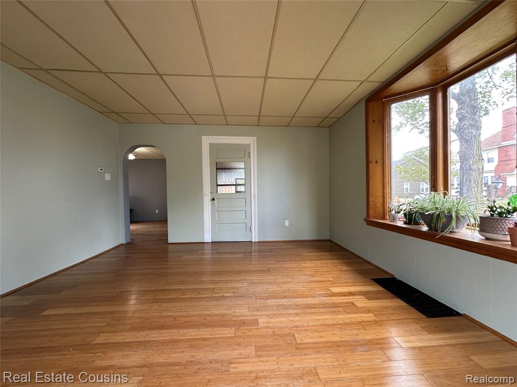 105 S Pine Street, Fenton, MI 48430 — Photo 5