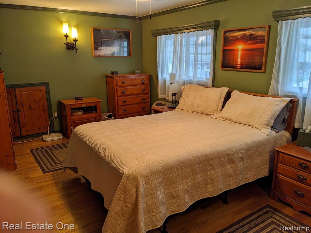 921 MAYBURN Street, Dearborn, MI 48128 — Photo 21