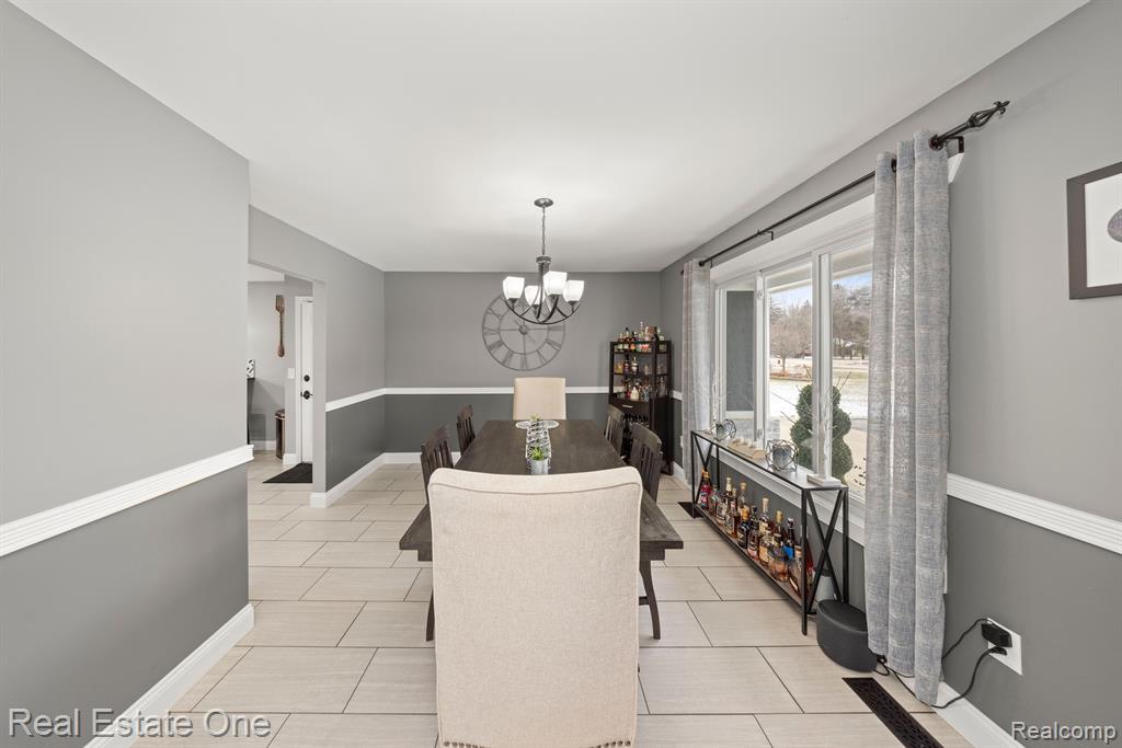 4083 W MAPLE Road, Wixom, MI 48393 — Photo 13