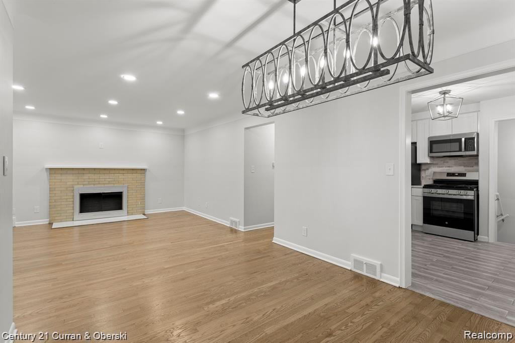 7296 KINGSBURY STREET, Dearborn Heights, MI 48127 — Photo 5
