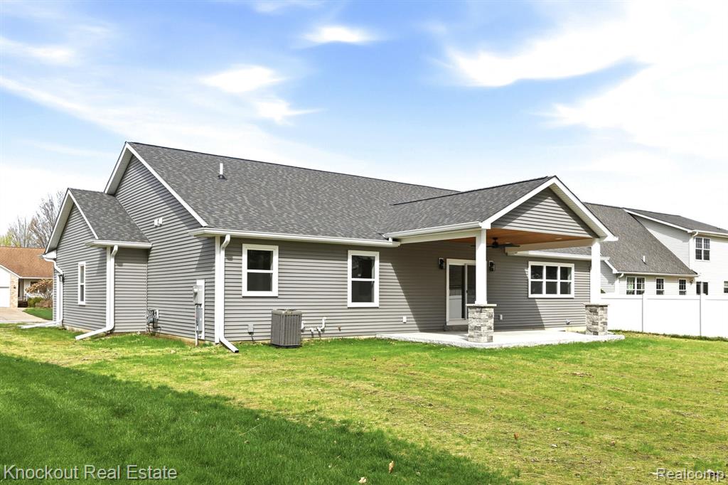 12095 Country Run Drive, Birch Run, MI 48415 — Photo 49