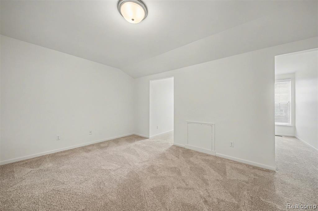638 W Bluff Court, 31, Rochester Hills, MI 48307 — Photo 38