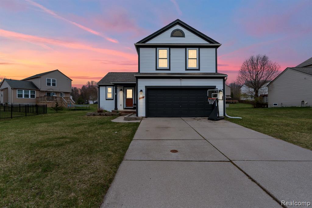 6480 CRESTVIEW Drive, Holly, MI 48442 — front exterior