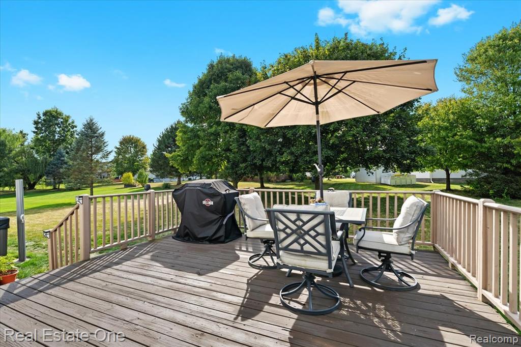 10090 Heatherway Drive, Pinckney, MI 48169 — Photo 33