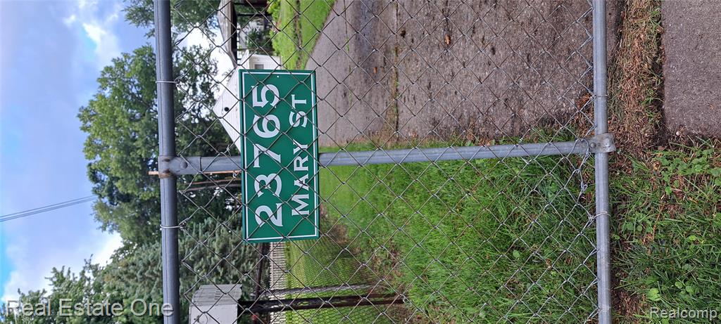 23765 Mary Street, Taylor, MI 48180