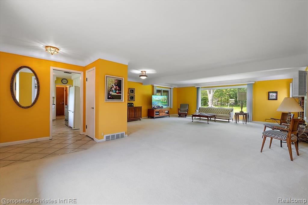 5252 Doherty Drive, West Bloomfield, MI 48323 — Photo 8