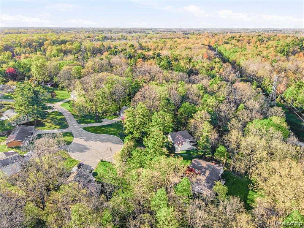 5208 N Hillcrest Drive, MI 48049 — Photo 38