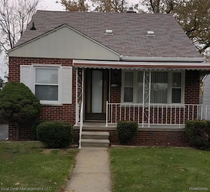 49 E Fairmount Avenue, Pontiac, MI 48340 — front exterior