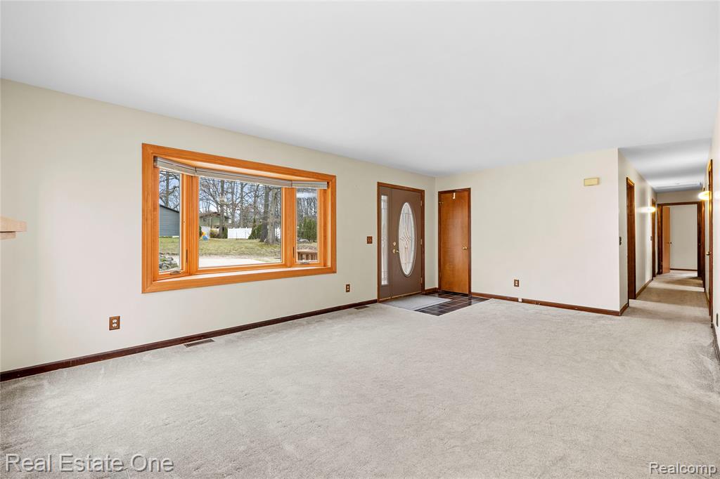 4921 Crestview Drive, Clarkston, MI 48348 — Photo 10