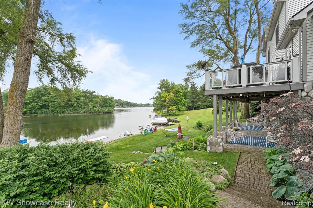 6476 Andersonville Road, Waterford, MI 48329 — Photo 8