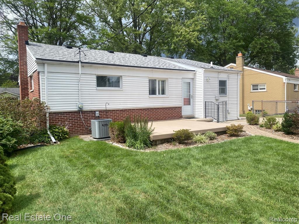 8262 Roselawn Street, Westland, MI — Photo 15
