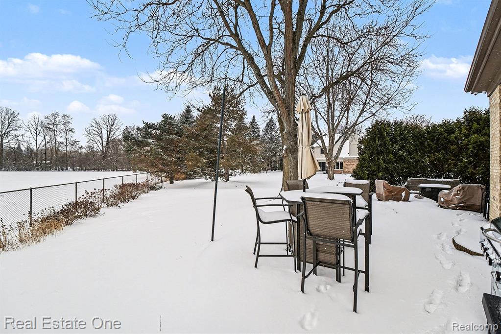 4813 Pickford Drive, Troy, MI 48085 — Photo 25