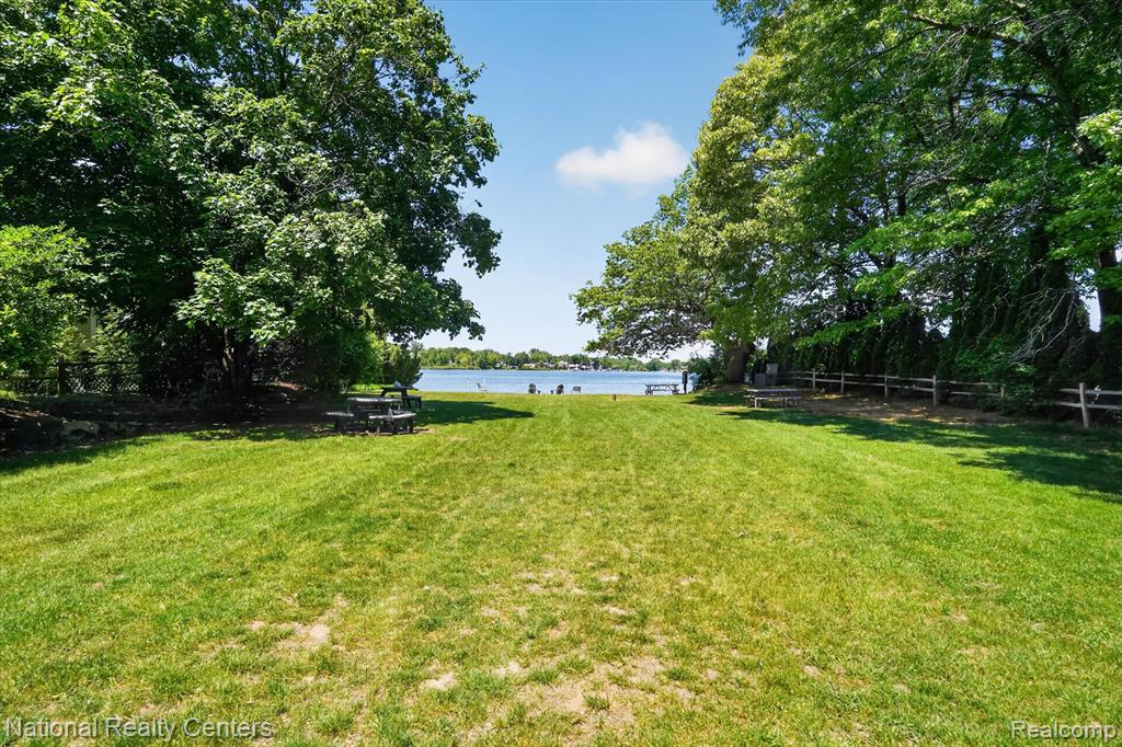 9326 Park Lane, Commerce Twp, MI 48382 — Photo 45