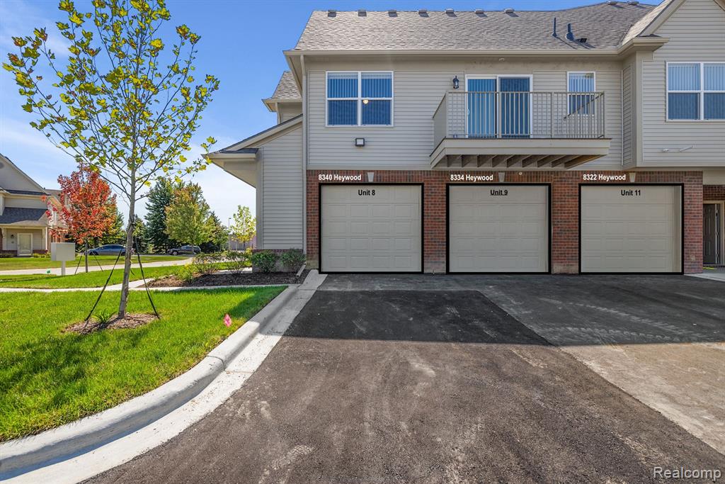 8298 Heywood Circle, Sterling Heights, MI 48312 — Photo 2