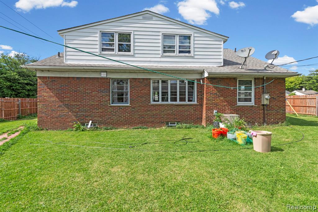 7208 Jackson Avenue, Warren, MI 48091 — Photo 31