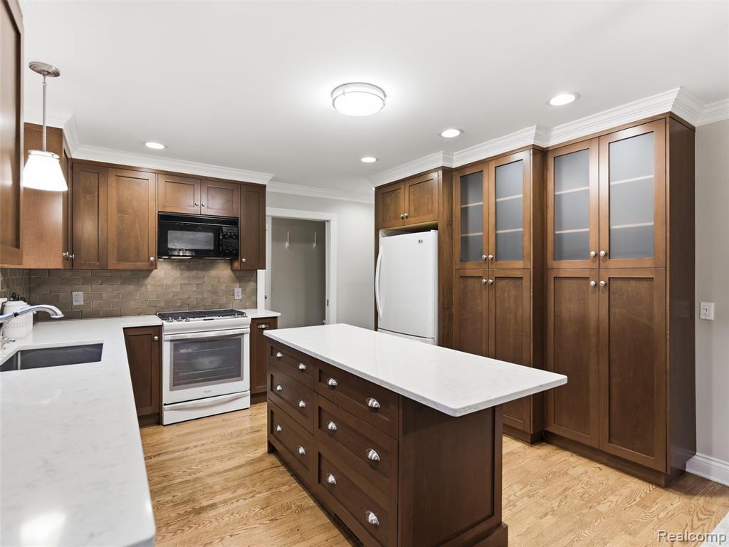4495 Maybee Road, Lake Orion, MI — Photo 18