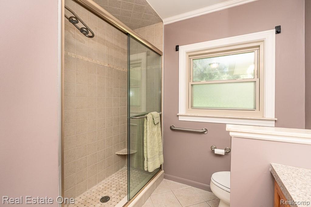 5055 Eastbrook Court, Utica, MI 48316 — Photo 13