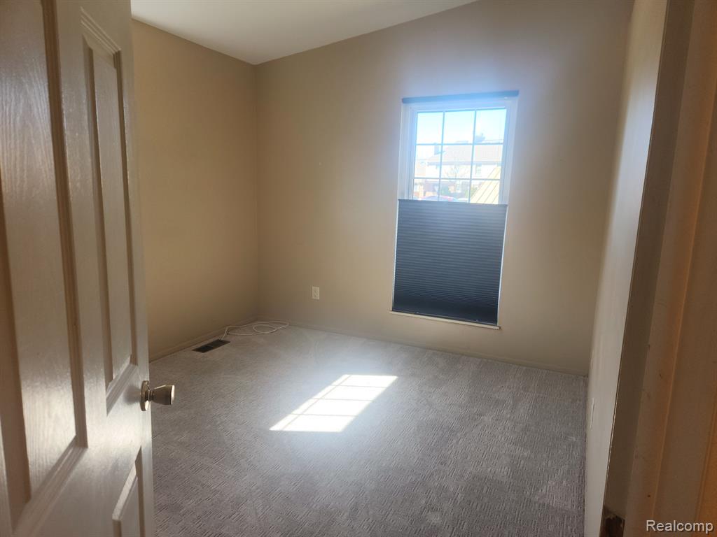 22200 PONDVIEW, Novi, MI — Photo 15