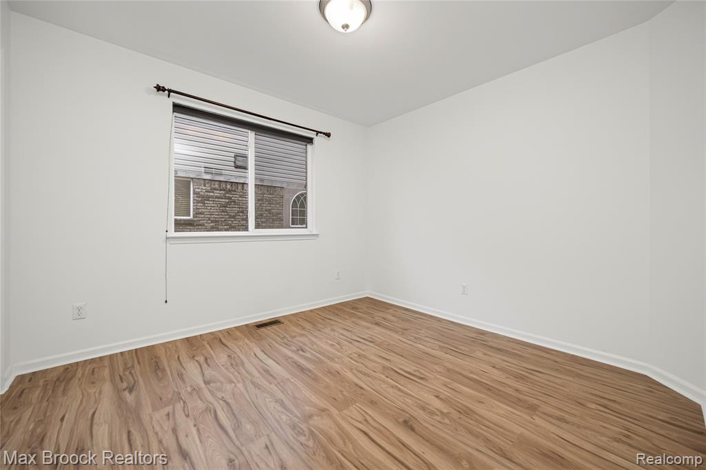 4852 Burberry Drive, Warren, MI 48092 — Photo 28