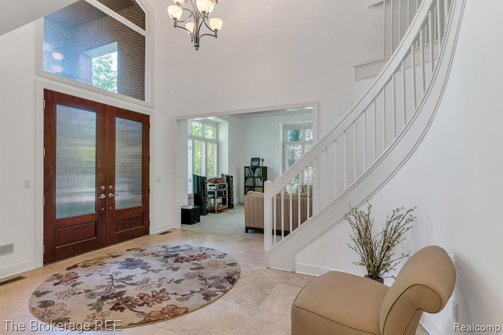 6995 HAWK WOODS Court, West Bloomfield, MI — Photo 4