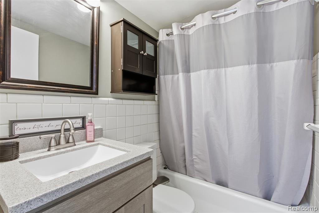 8900 E Jefferson Avenue, 603, Detroit, MI 48214 — Photo 13