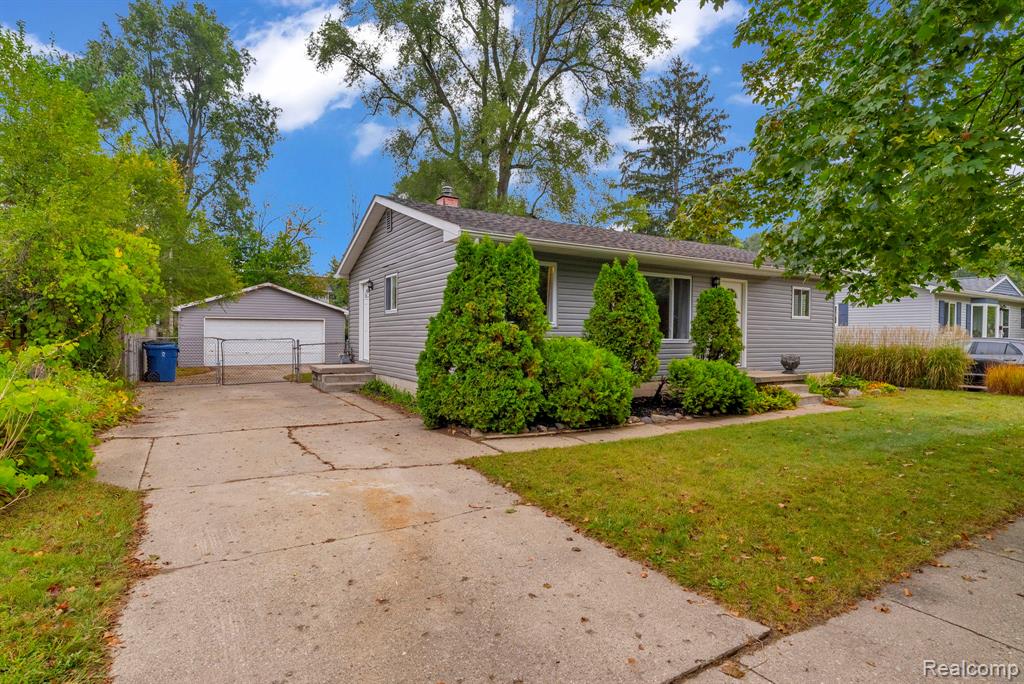 744 Hartner Drive, Holly, MI 48442 — Photo 2